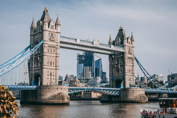 famous bridge in london