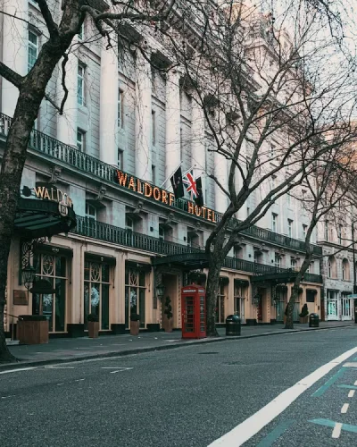 london hotel entrance