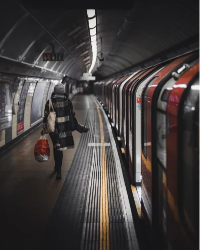 girl in london metro